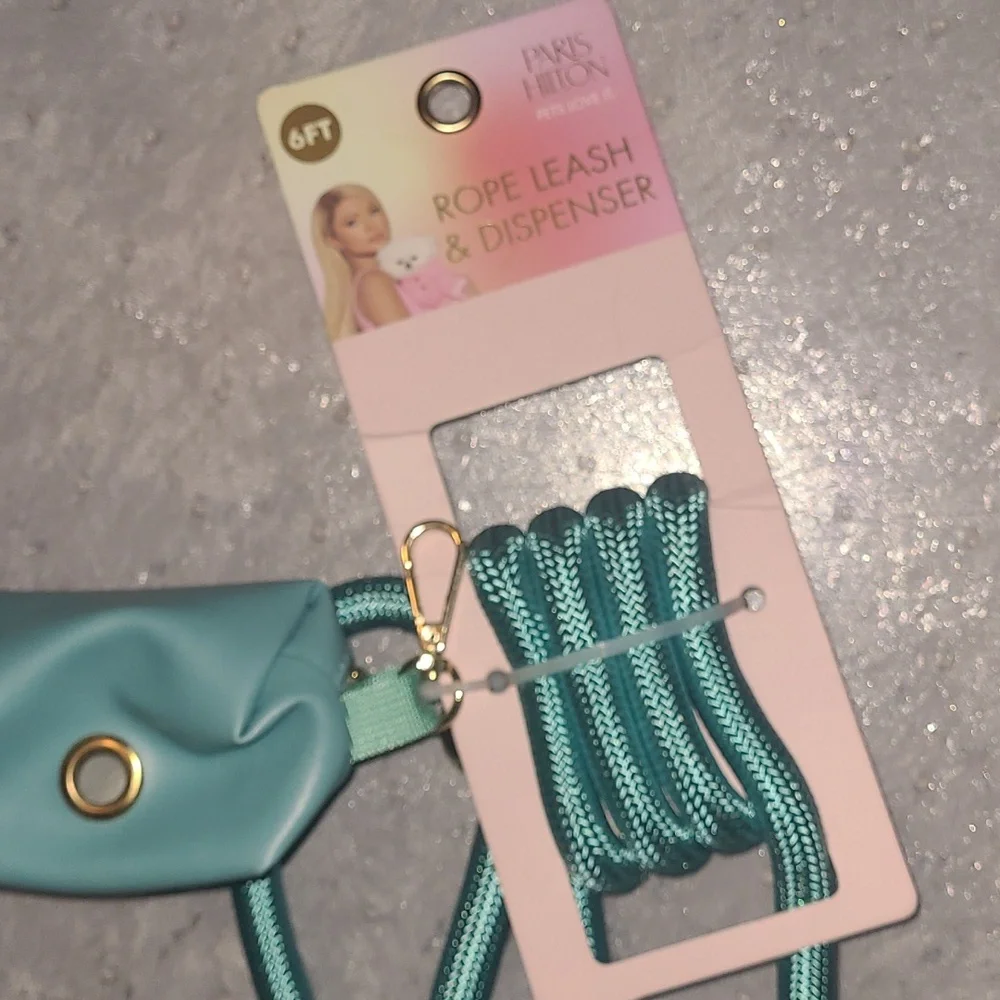NWT Paris Hilton Turquoise Dog Leash with Dispenser